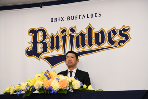山崎勝己選手 引退会見 | オリックス・バファローズ