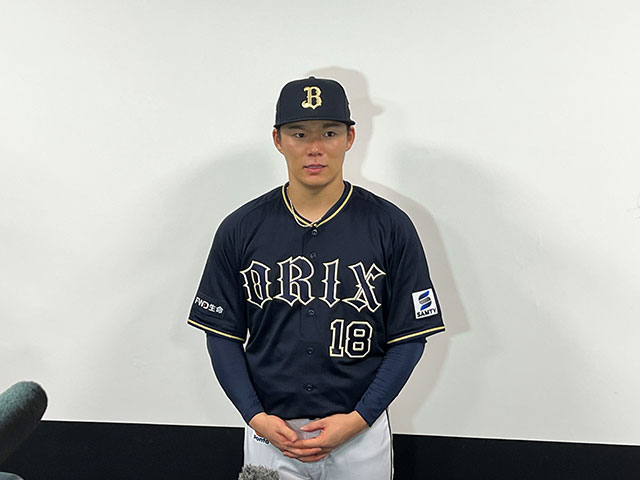 山本由伸投手がノーヒットノーランを達成し、ZOZOマリンスタジアムで 