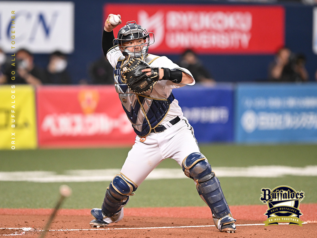 オリックス　森　友哉選手 2023等身大チェンジングタペストリー 期間限定・受注販売】Buffaloes2025等身大チェンジング