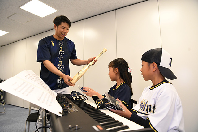 まむ（次回は７月２３日に発送予定） 至急です。Qoo10で3月12日以内に発送と書いてありました。家には