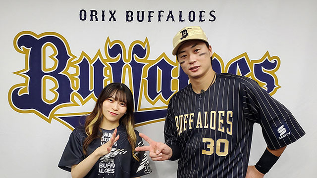 齋藤響介投手 初勝利記念 サイン入りフォトフレーム 20240608-_saitoh_yk-560x373.jpg