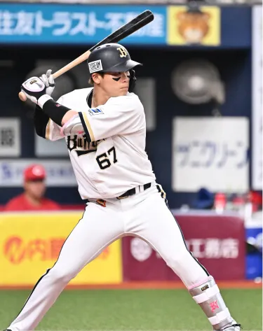 真剣な表情、思わず見入っちゃう...